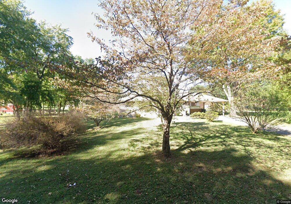 7617 E Manslick Rd, Louisville, KY 40228 - photo 1