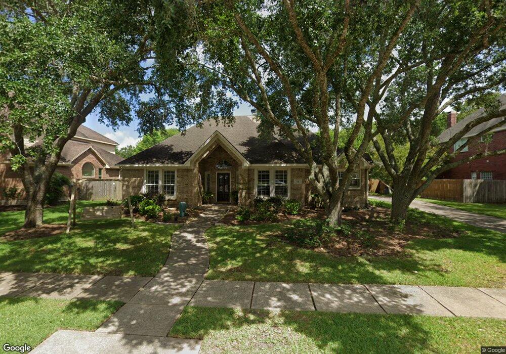 512 Lakeside Ln, Friendswood, TX 77546 - photo 1