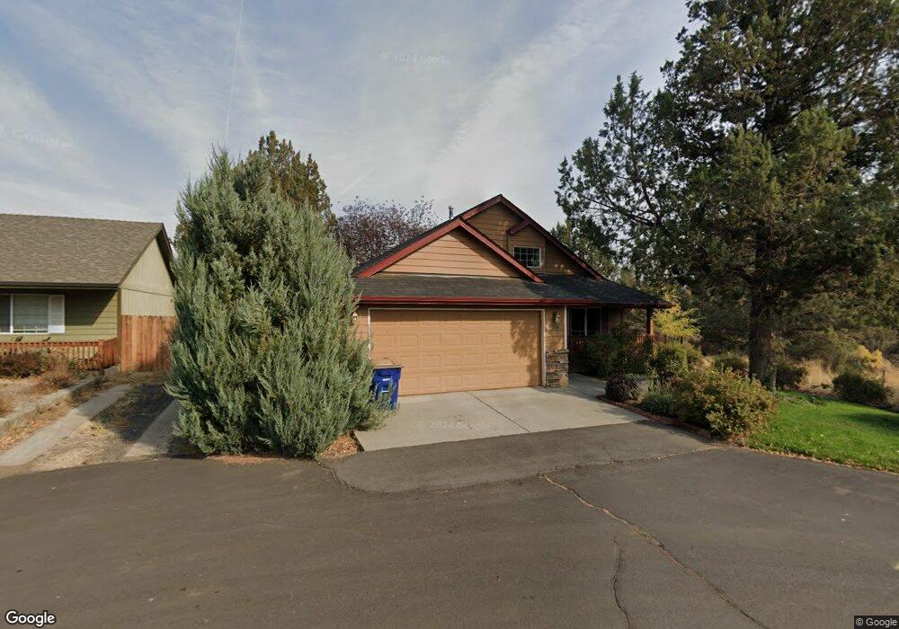 3354 NE Hoona Dr, Bend, OR 97701 - photo 1