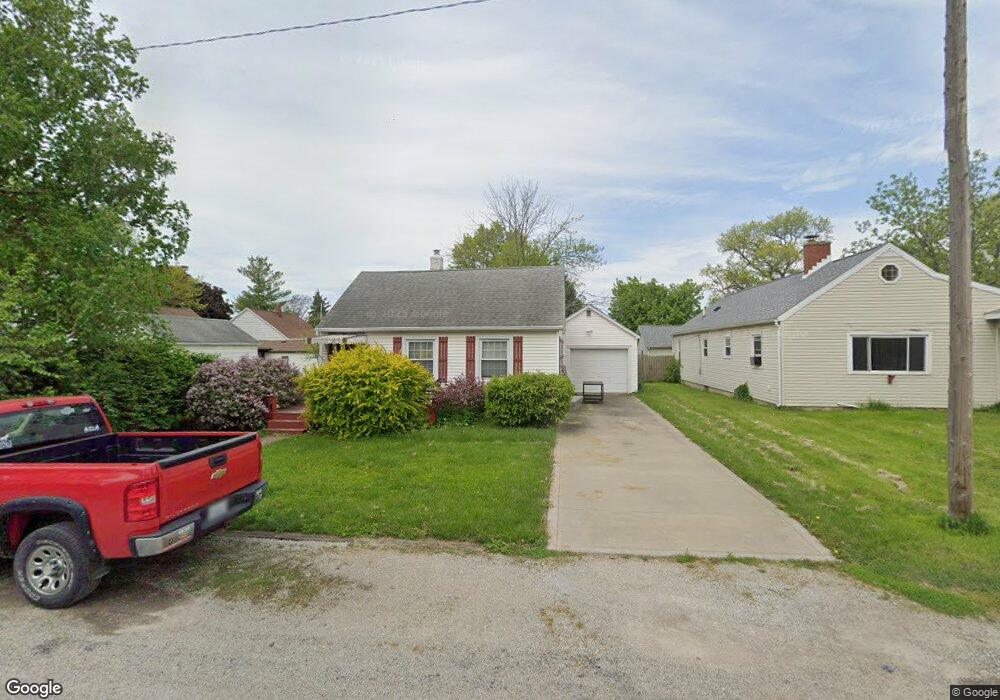 1313 S 16th St, Mattoon, IL 61938 - photo 1