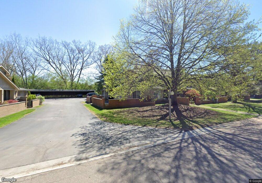 1647 S Hills Blvd unit 9, 1647, Bloomfield, MI 48304 - photo 1