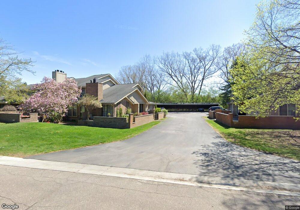 1555 S Hill Blvd unit 1, Bloomfield Hills, MI 48304 - photo 1