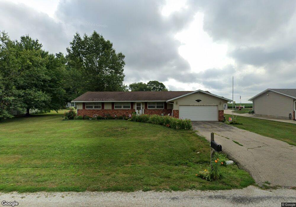 810 S Plum St, Virginia, IL 62691 - photo 1