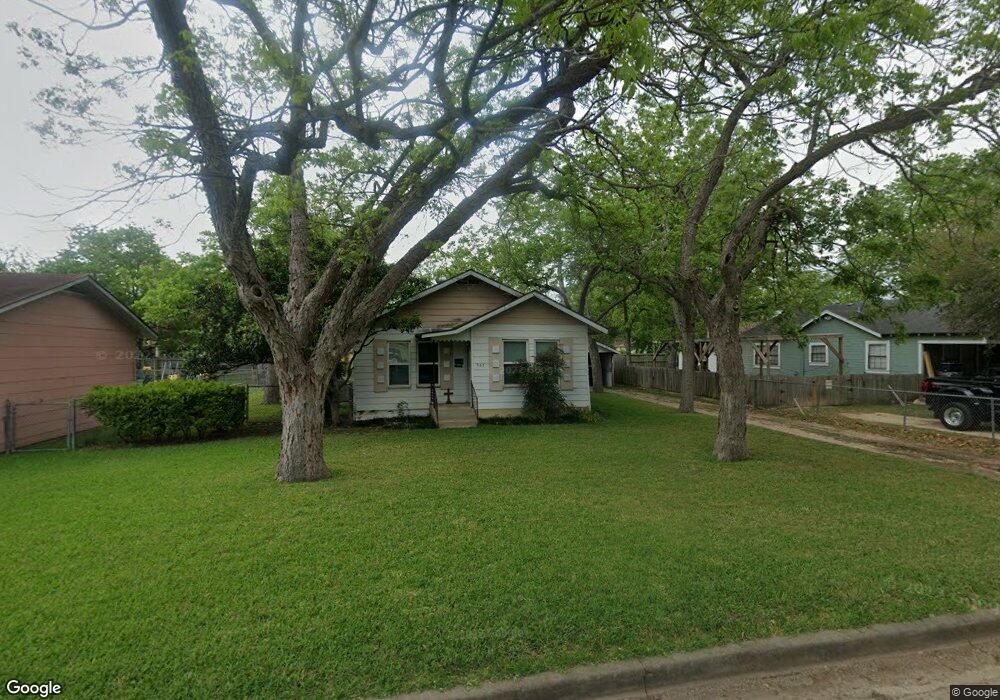 963 Bismark St, Seguin, TX 78155 - photo 1
