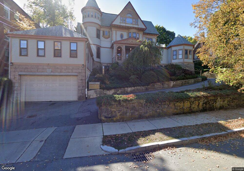 124 Winthrop Rd unit 1, Brookline, MA 02445 - photo 1