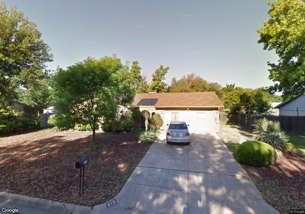 813 Warwick St, Bedford, TX 76022 - photo 1