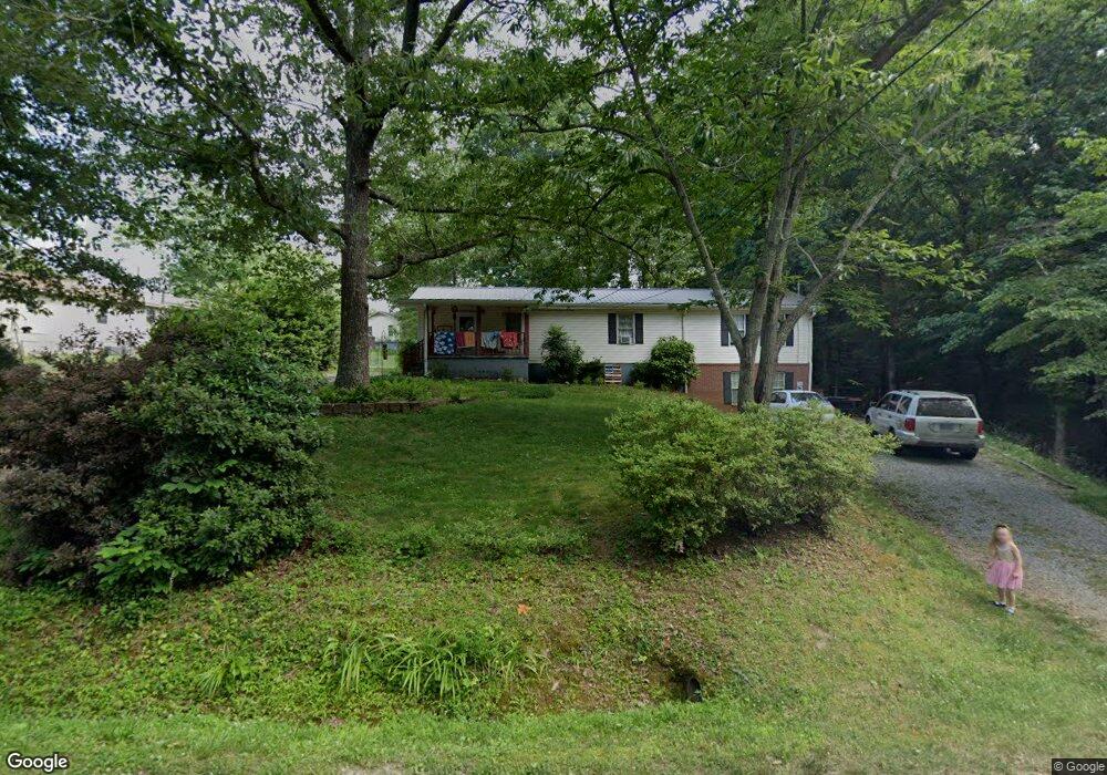 4469 Roberta Cir, Gainesville, GA 30506 - photo 1