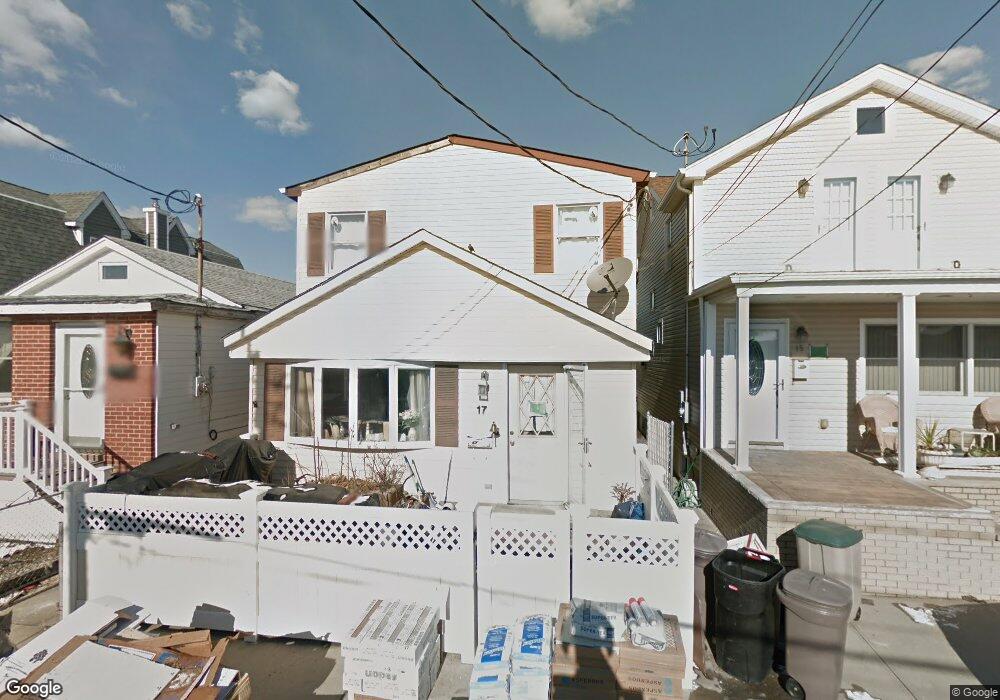 17 W 16th Rd, Broad Channel, NY 11693 - photo 1