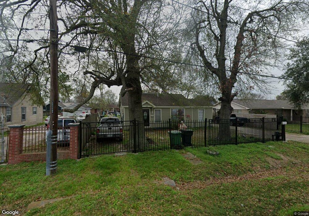 111 Theron St, Houston, TX 77022 - photo 1
