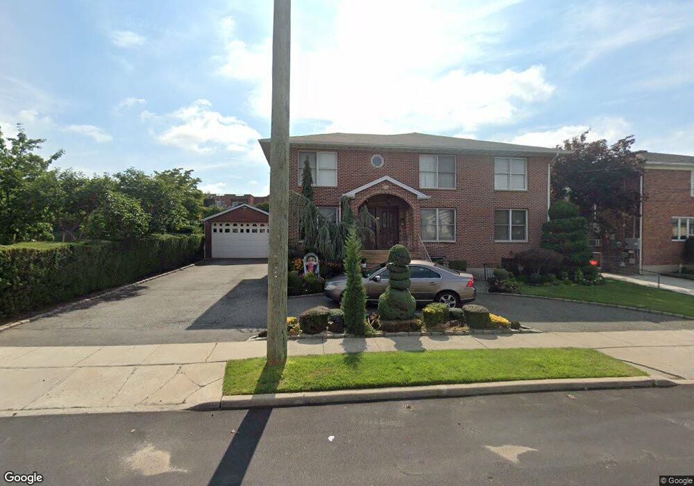 36 Barrymore Blvd, Franklin Square, NY 11010 - photo 1