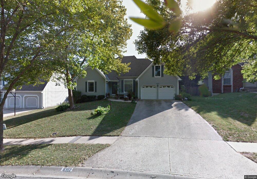 8362 Oakview Cir, Lenexa, KS 66215 - photo 1