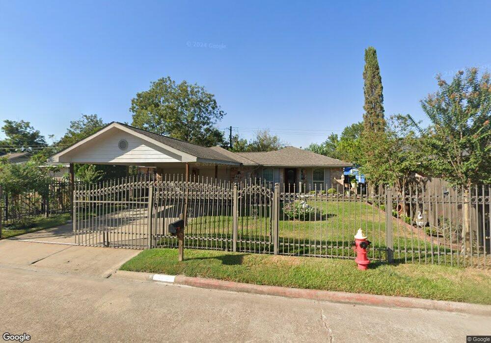 1202 Pilot Point Dr, Houston, TX 77038 - photo 1