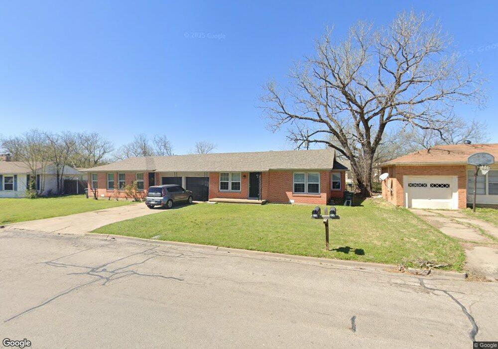 914 Featherston St, Cleburne, TX 76033 - photo 1