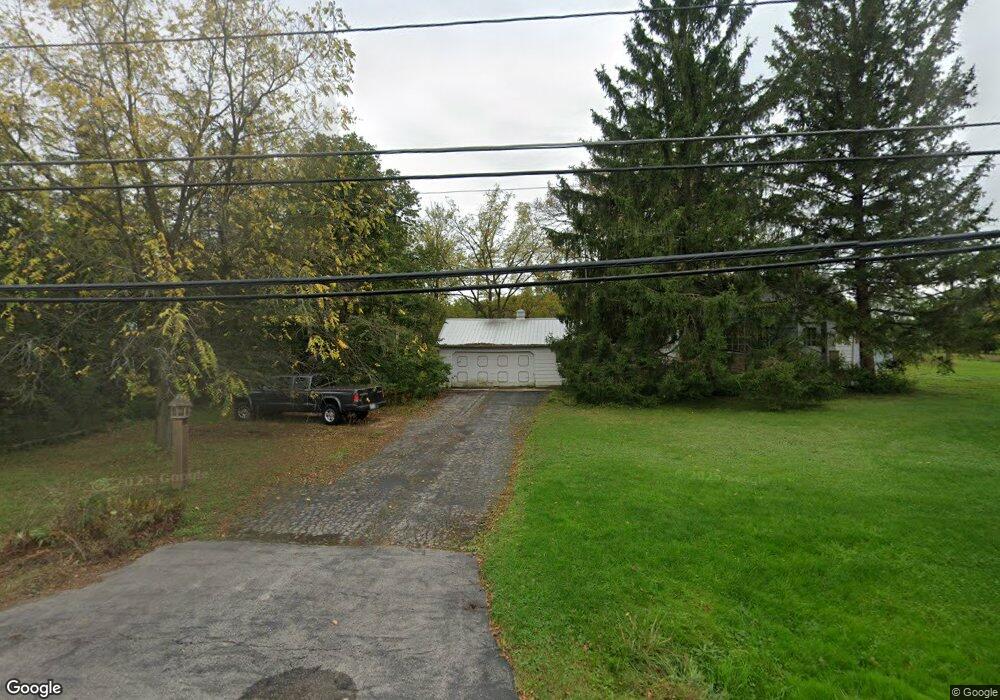 N104W16389 Donges Bay Rd, Germantown, WI 53022 - photo 1