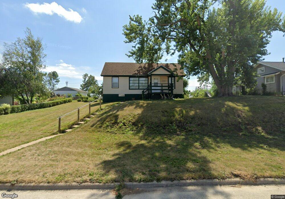 1351 19th Ave SW, Cedar Rapids, IA 52404 - photo 1