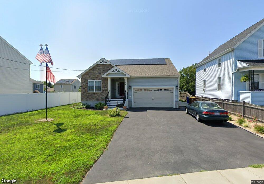 377 Laurel St, Fall River, MA 02724 - photo 1