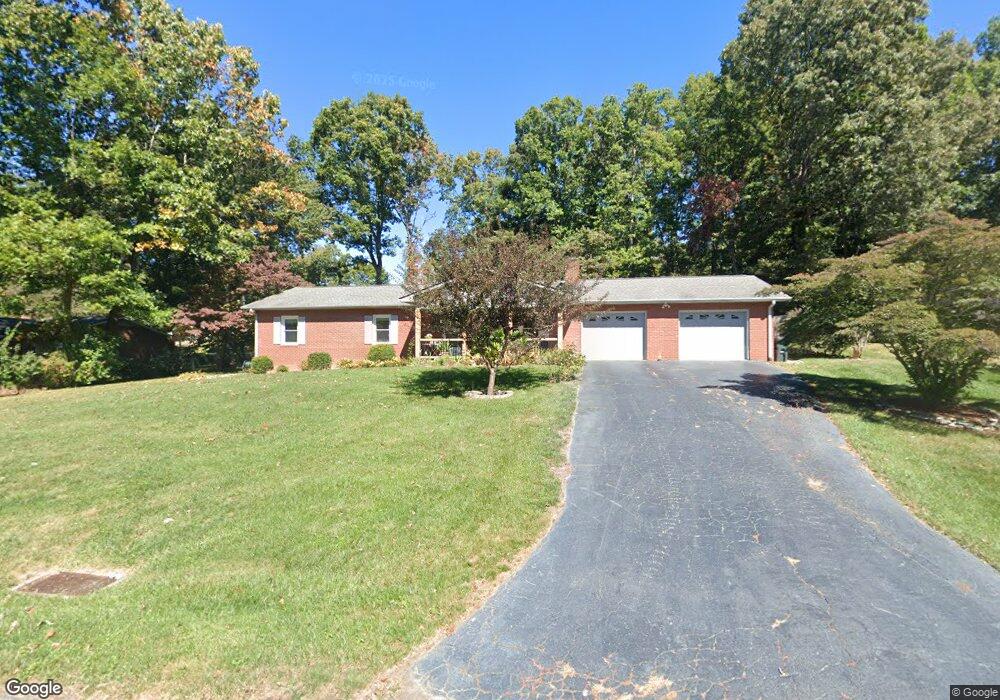 129 Greenfield Ln, Hendersonville, NC 28792 - photo 1