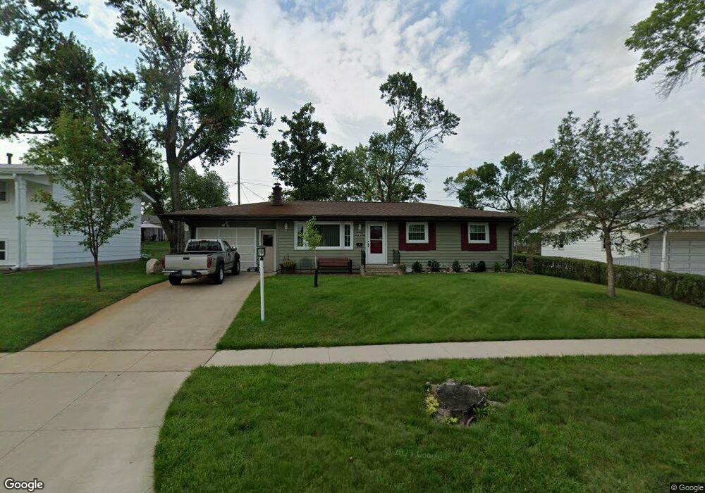1605 Hillview Dr, Marion, IA 52302 - photo 1