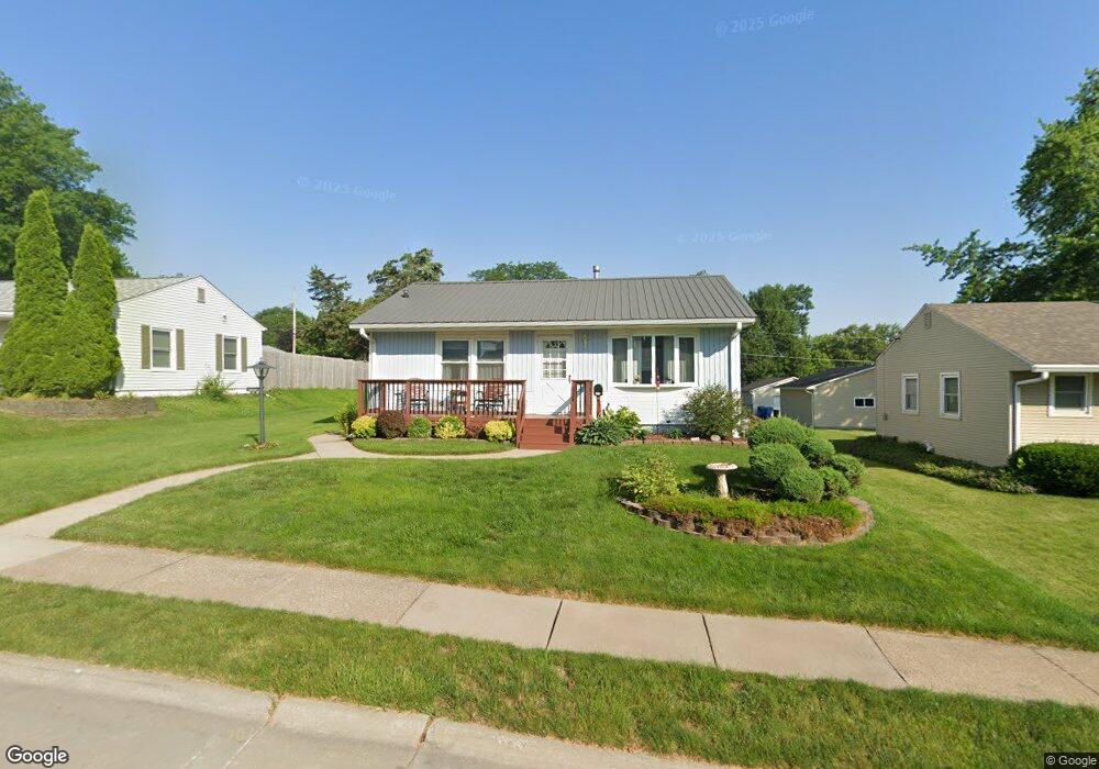 2848 Fillmore Ln, Davenport, IA 52804 - photo 1