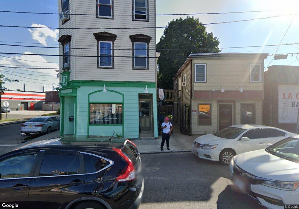 110 1/2 Cross St, Lawrence, MA 01841 - photo 1