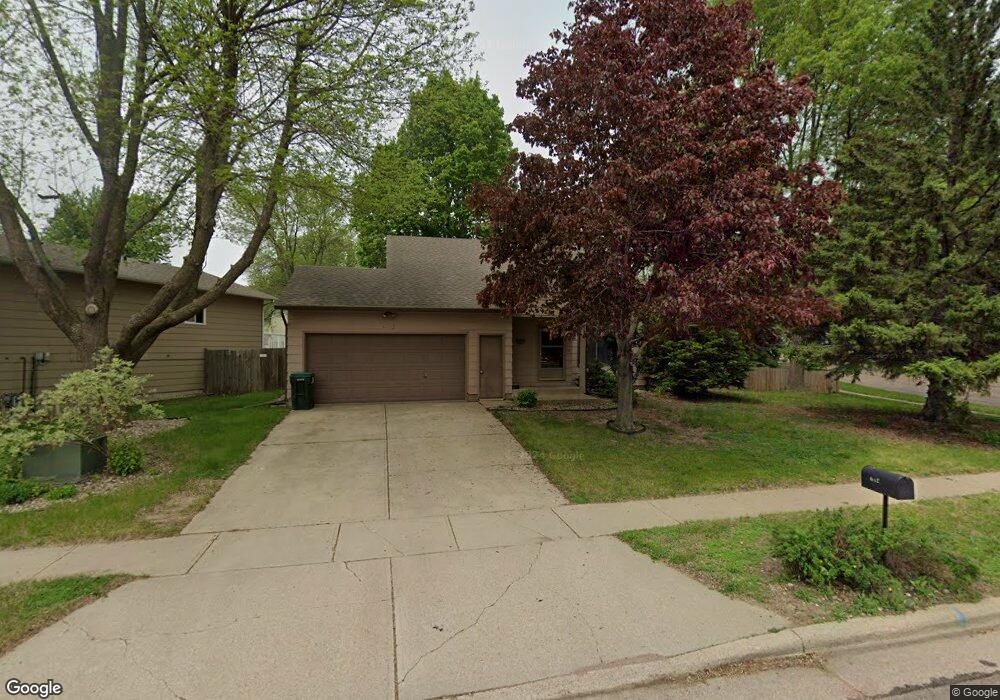 4712 E Blazewood Dr, Sioux Falls, SD 57110 - photo 1