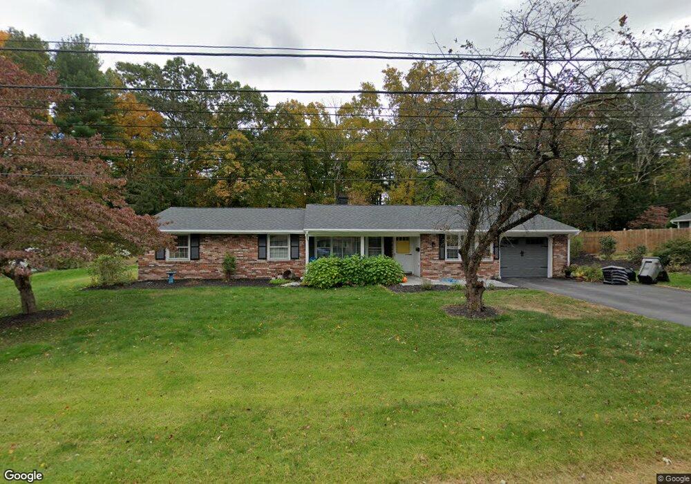 11 Lamphere Cir, Framingham, MA 01701 - photo 1