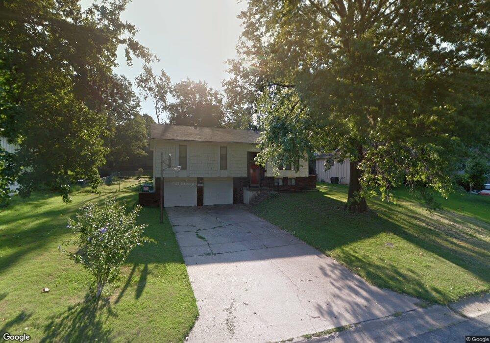 7111 Cody St, Shawnee, KS 66203 - photo 1