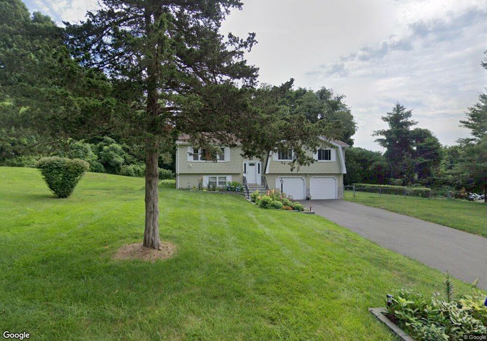 2 Bear Ridge Dr, Bloomfield, CT 06002 - photo 1