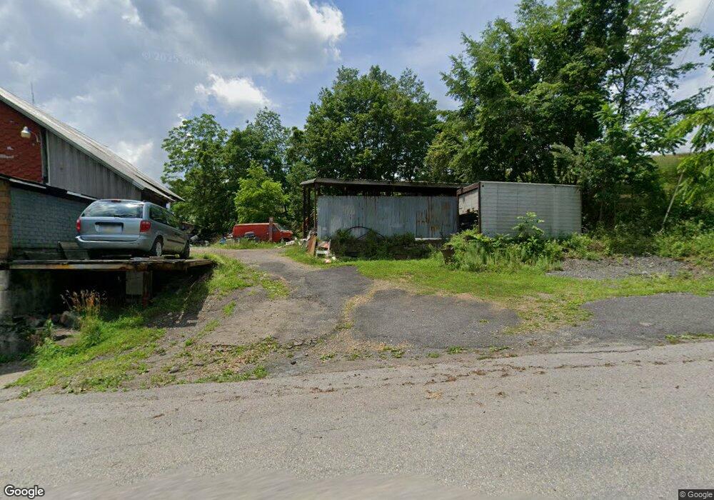 201 Skyline Dr, New Ringgold, PA 17960 - photo 1