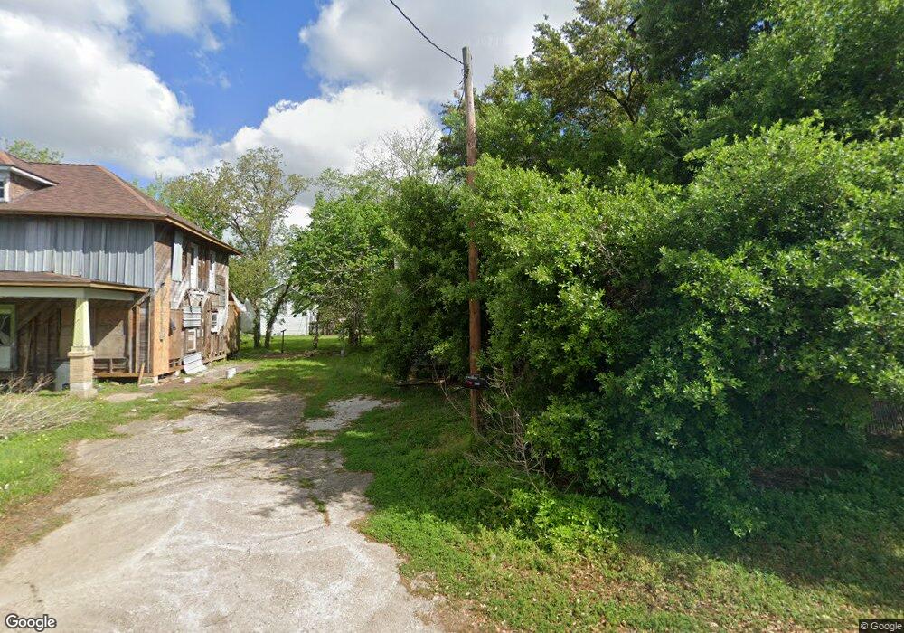 1305 5th St, Bay City, TX 77414 - photo 1