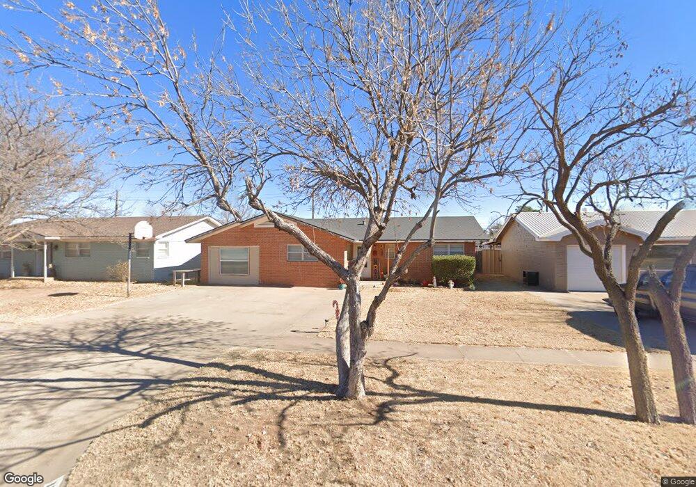 1504 Ennis St, Plainview, TX 79072 - photo 1