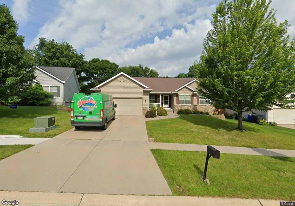 2914 27th St SW, Cedar Rapids, IA 52404 - photo 1