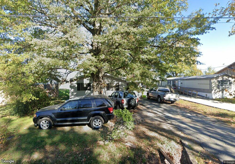 1213 E Harrison St, Stuttgart, AR 72160 - photo 1