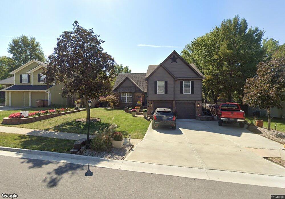 305 W Calico Dr, Raymore, MO 64083 - photo 1