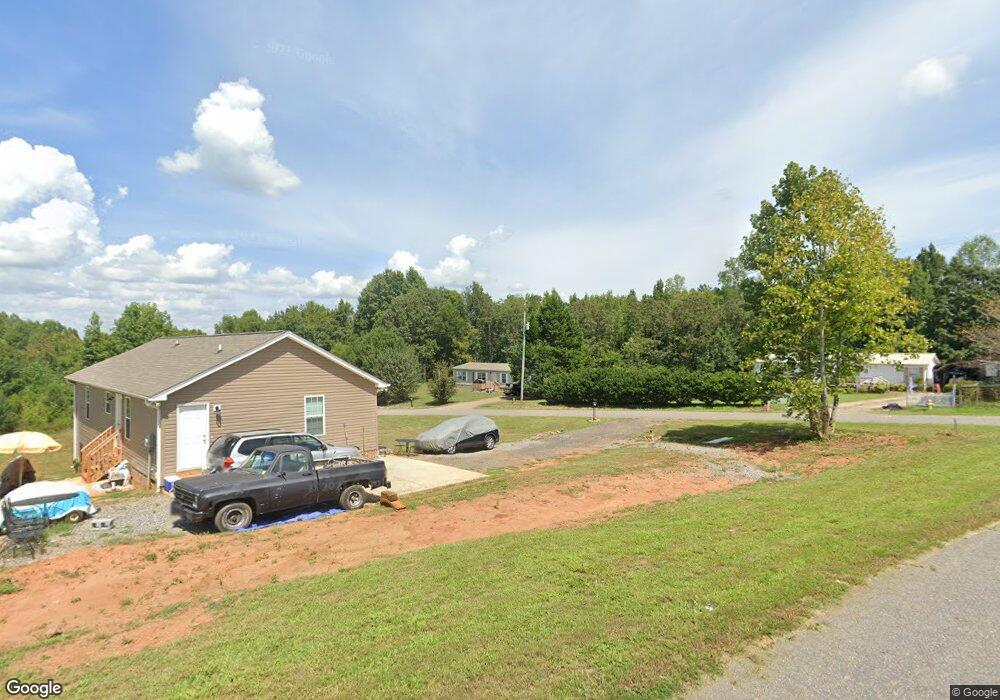 138 Forest Grove Dr, Statesville, NC 28625 - photo 1