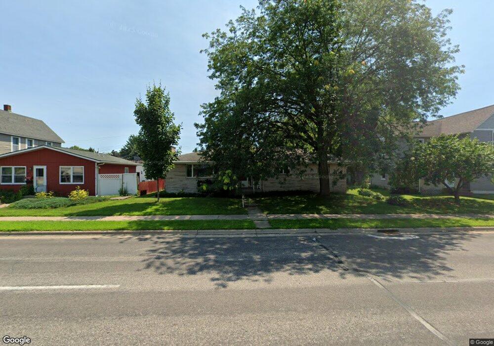 413 S 3rd St, La Crescent, MN 55947 - photo 1