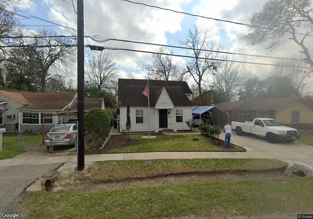 88 De Boll St, Houston, TX 77022 - photo 1