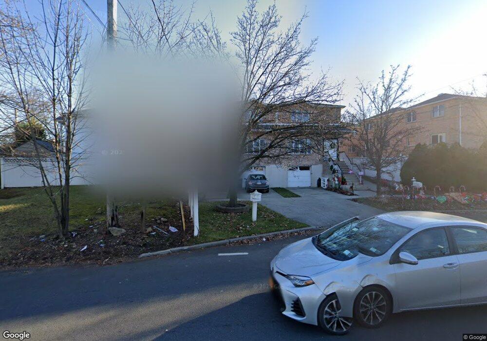 4688 Amboy Rd, Staten Island, NY 10312 - photo 1