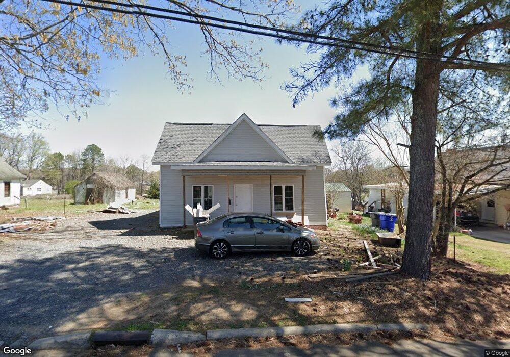 926 N Chatham Ave, Siler City, NC 27344 - photo 1