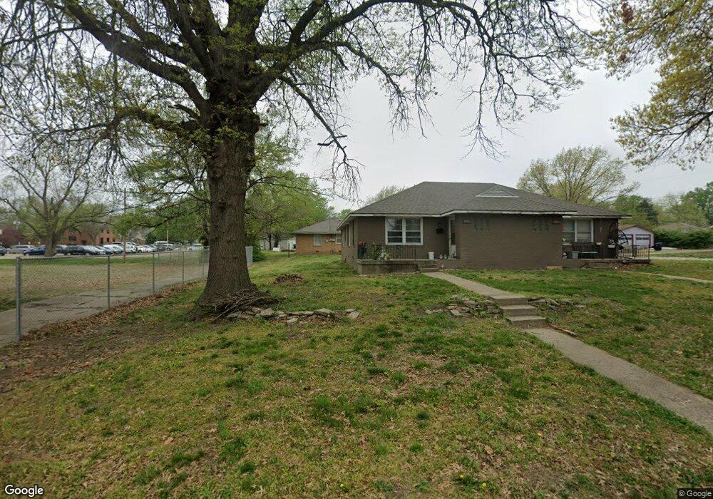 903 SW Orleans St, Topeka, KS 66606 - photo 1