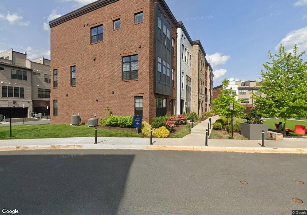 1745 McKenna Point Dr unit 2703, McLean, VA 22102 - photo 1