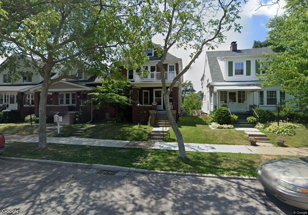 1067 Lakepointe St, Grosse Pointe Park, MI 48230 - photo 1