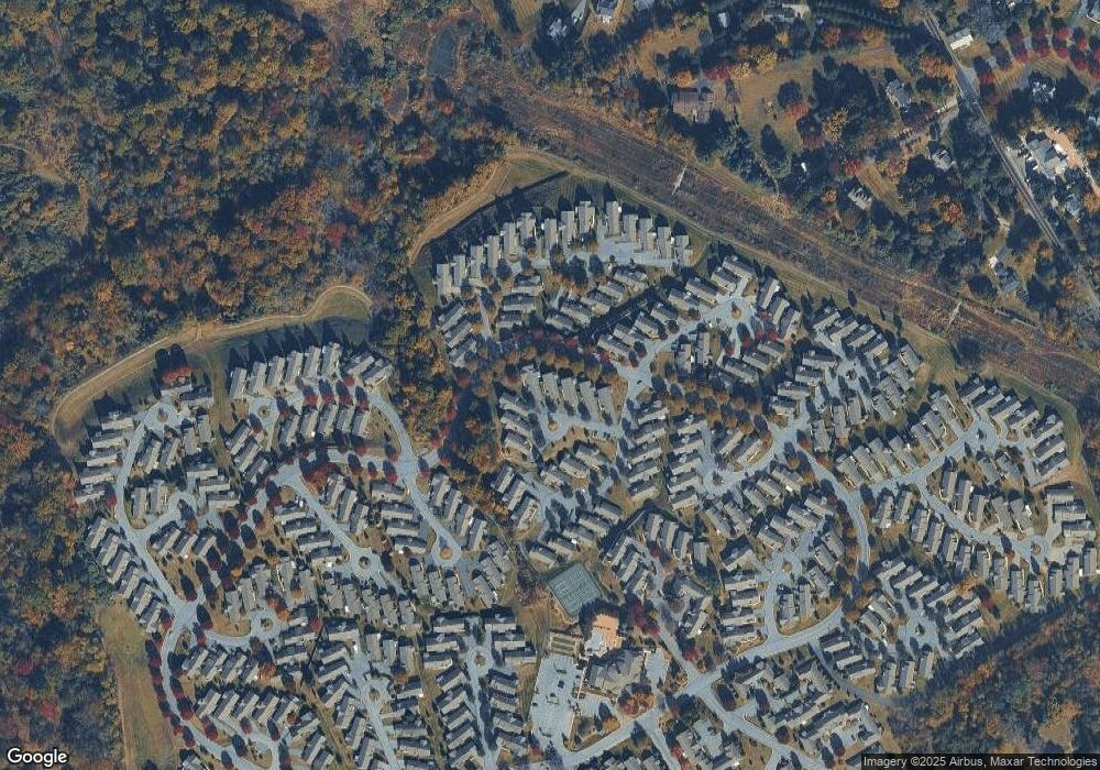 806 S Phipps Woods Ct unit 424, Glen Mills, PA 19342 - photo 1