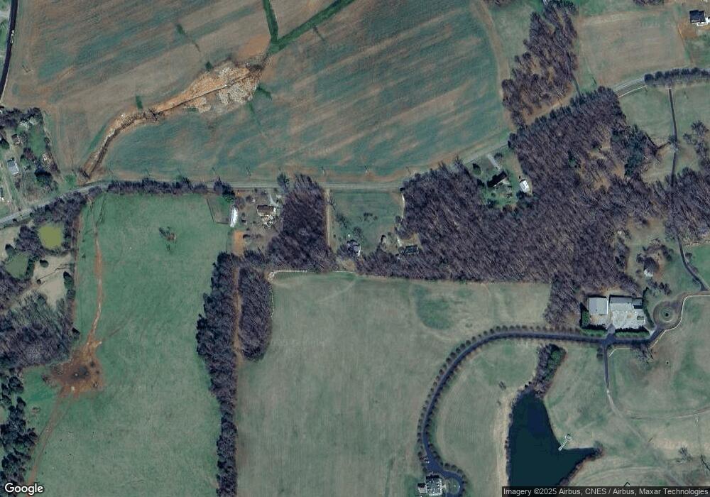 885 Snow Creek Rd, Statesville, NC 28625 - photo 1