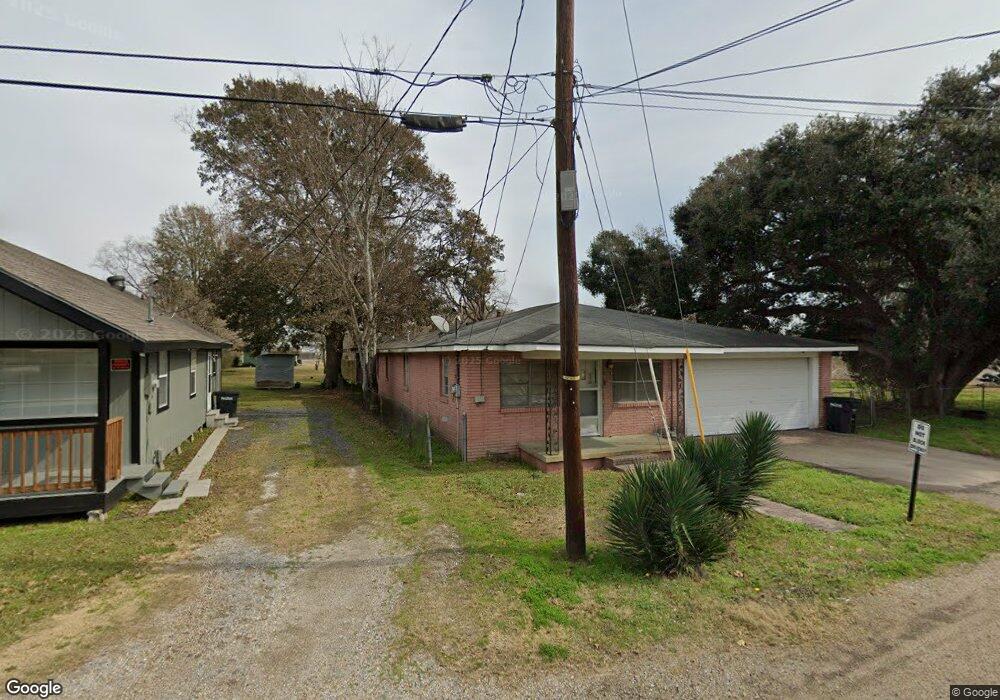 304 Daigre St, New Iberia, LA 70560 - photo 1