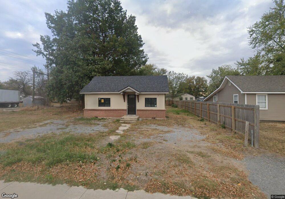 210 W Graham Ave, Pryor, OK 74361 - photo 1