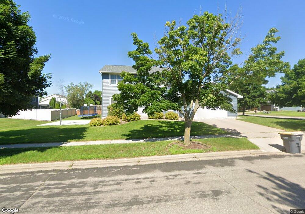 700 S Cherry Ln, Holmen, WI 54636 - photo 1