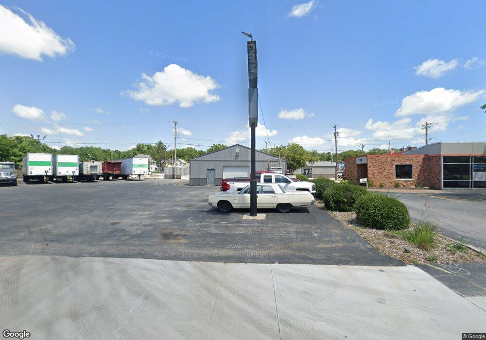 1720 W 3rd St, Davenport, IA 52802 - photo 1