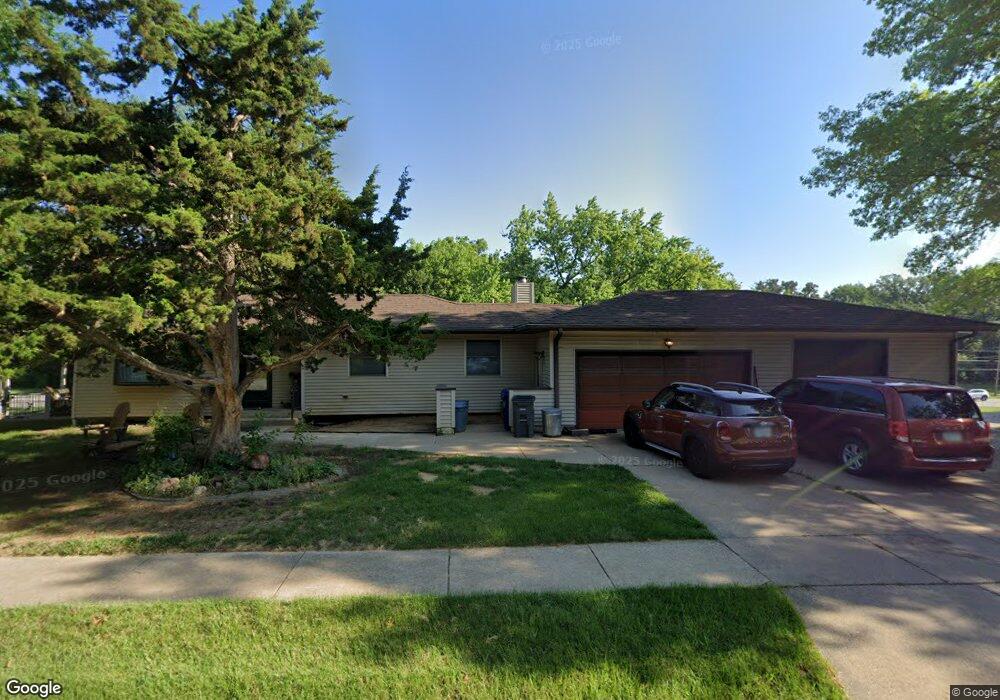 1360 Meadow Lane Dr, Bettendorf, IA 52722 - photo 1