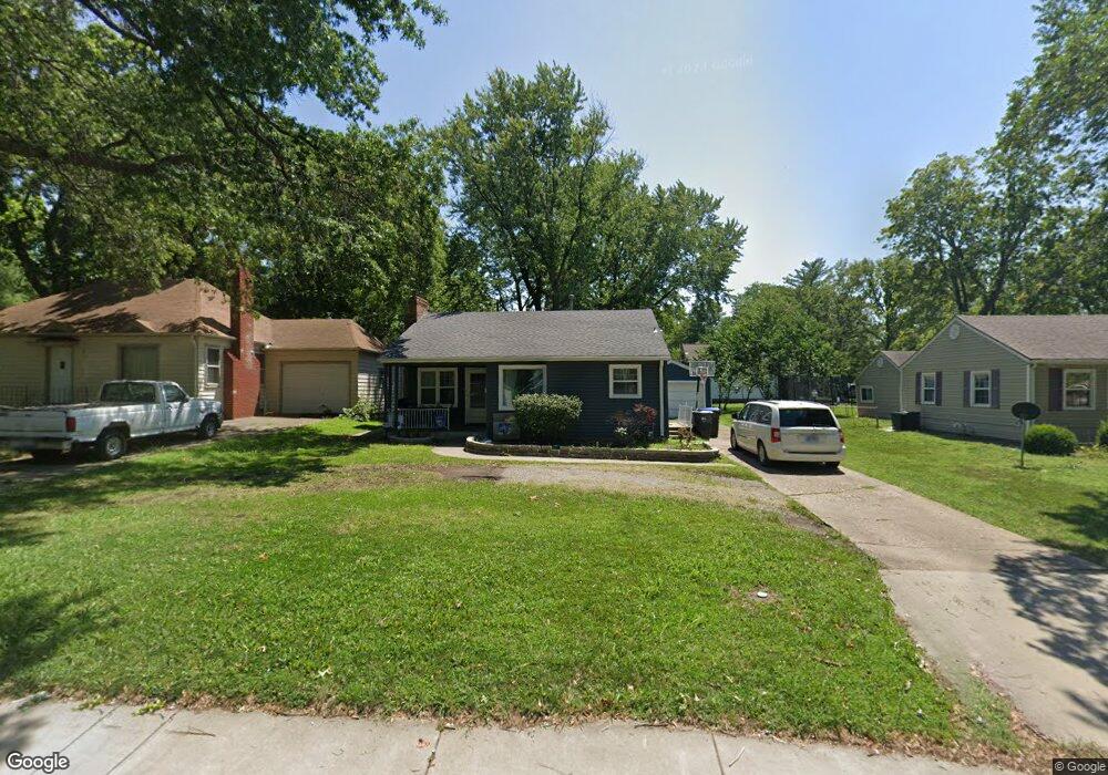 2711 SW 10th Ave, Topeka, KS 66604 - photo 1